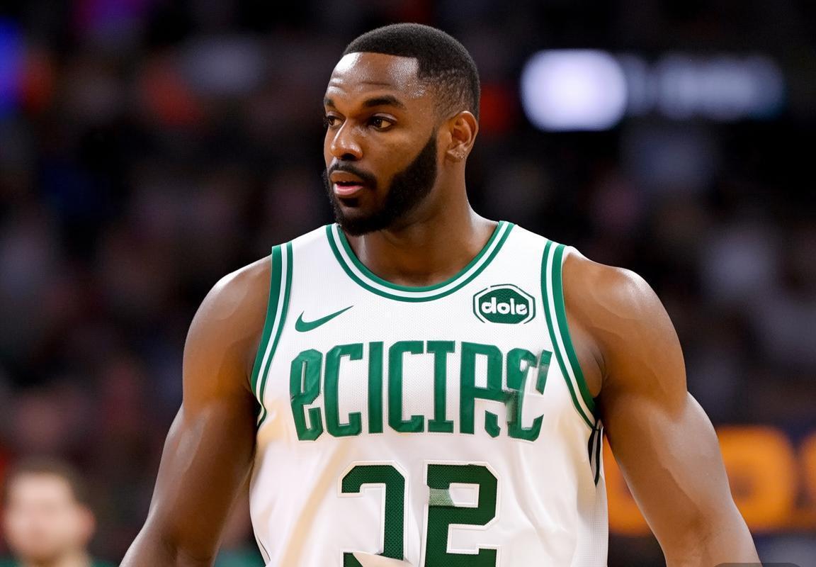 湖人面临快船队崛起挑战，NBA常规赛排名激变：西部格局竞争白热化，勇士队季后赛席位稳固